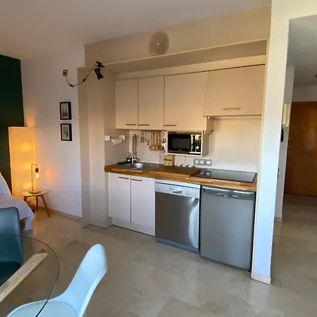 Exclusive Sea Front Costa Brava Апартаменты *